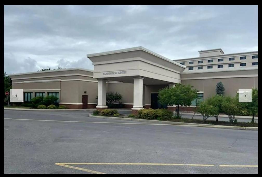 Ramada By Wyndham Liverpool Syracuse Hotel Exterior photo