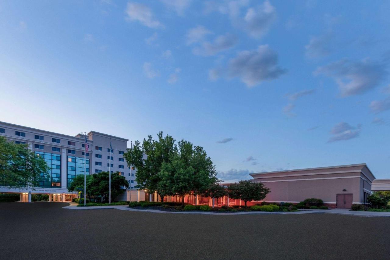 Ramada By Wyndham Liverpool Syracuse Hotel Exterior photo